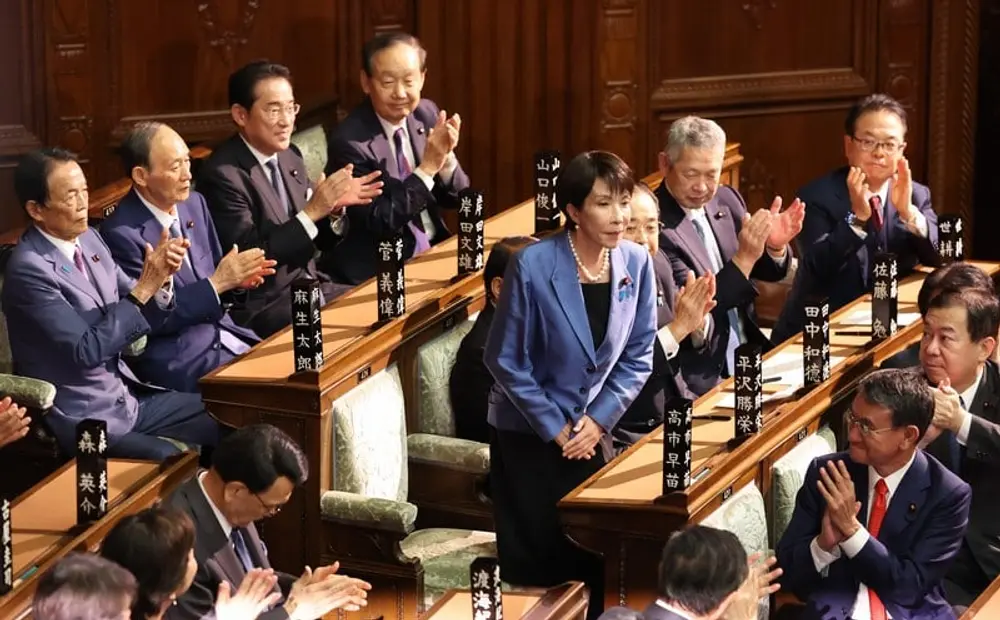 高市内閣の支持率64%